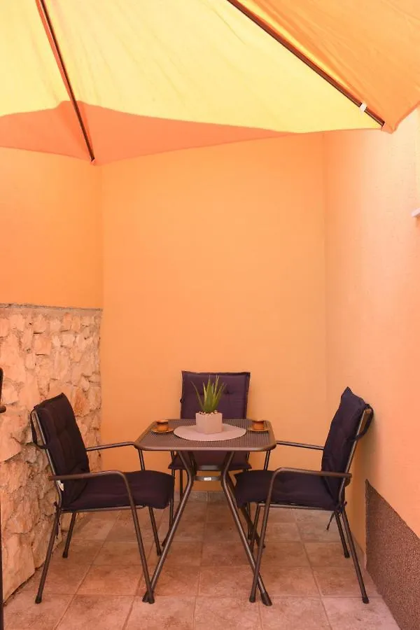 Apartment Nikola Okrug Gornji