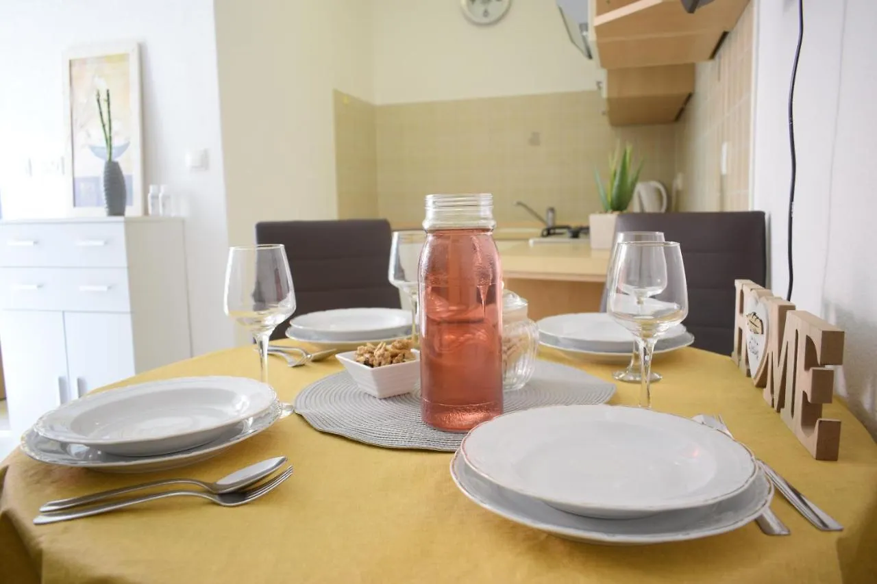 Apartment Nikola Okrug Gornji Guest house