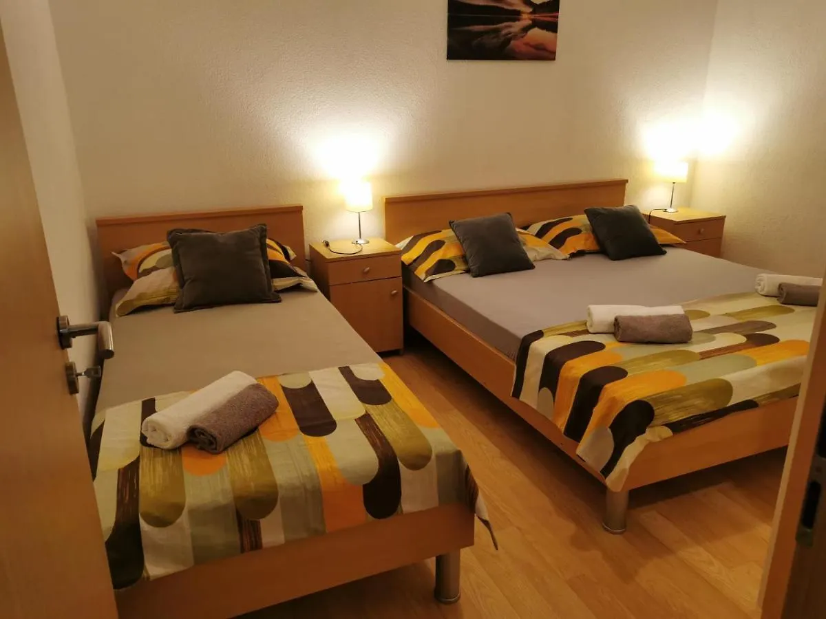 Apartment Nikola Okrug Gornji Croatia